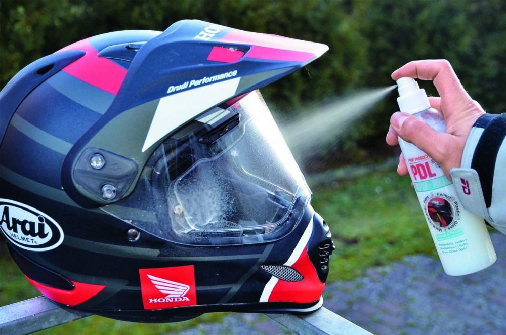 Grote schoonmaak: Helm en vizier reinigen - Motor.NL