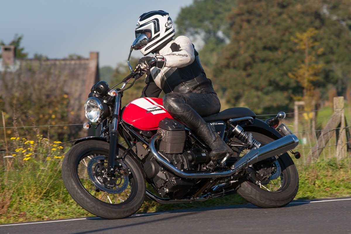 Moto-Guzzi-V7II-Special