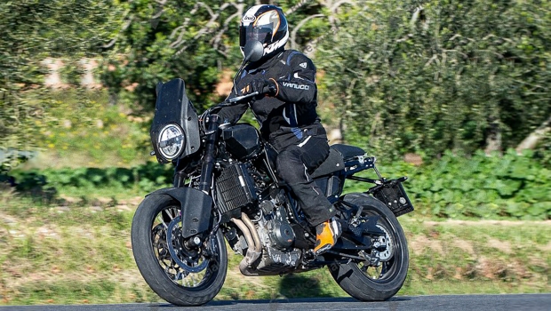 Husqvarna prototype tweecilinder