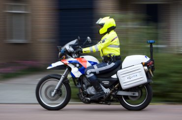 Franse politie flitst vanaf motorfiets