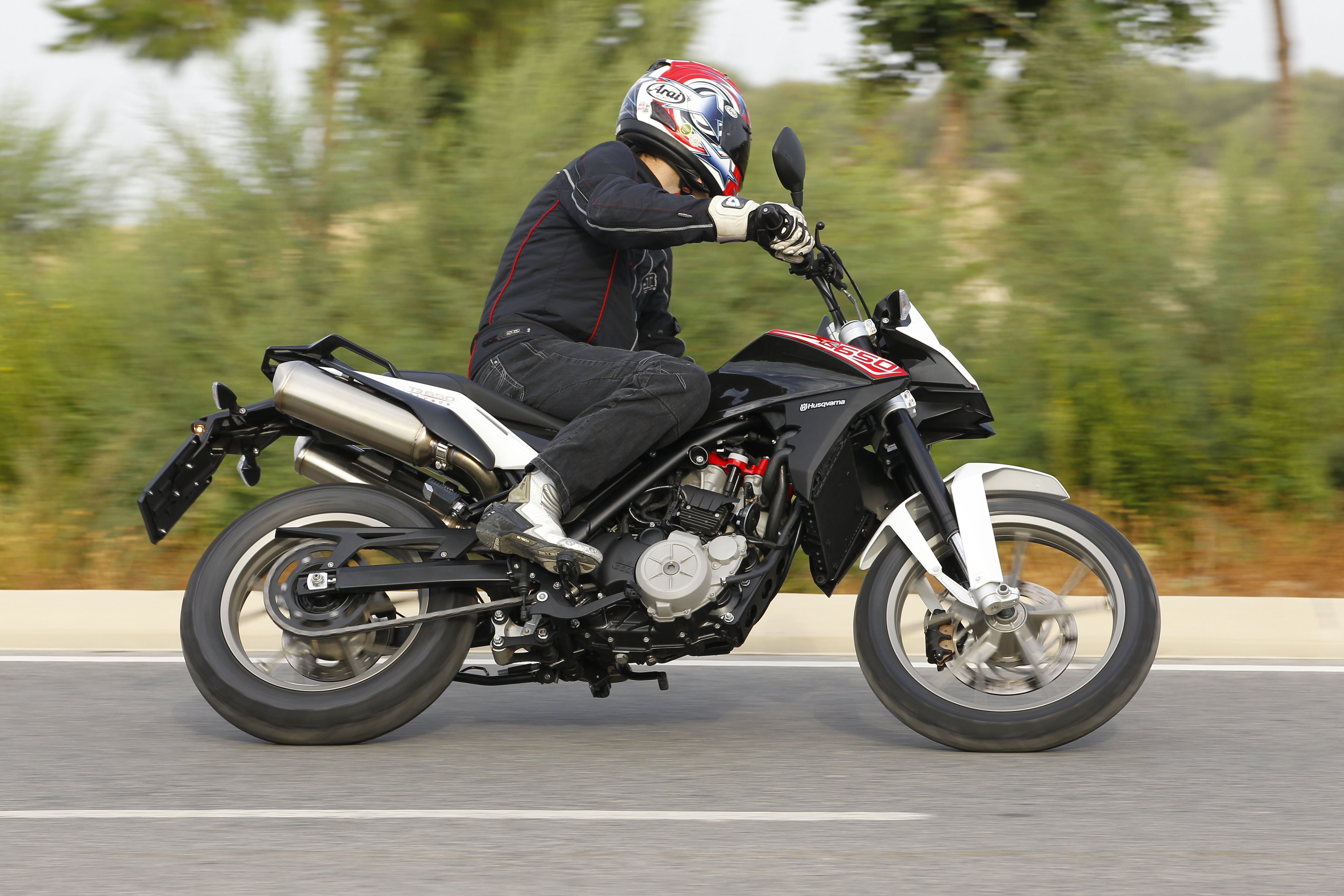 Getest > Husqvarna TR650 Strada/Terra - Motor.NL