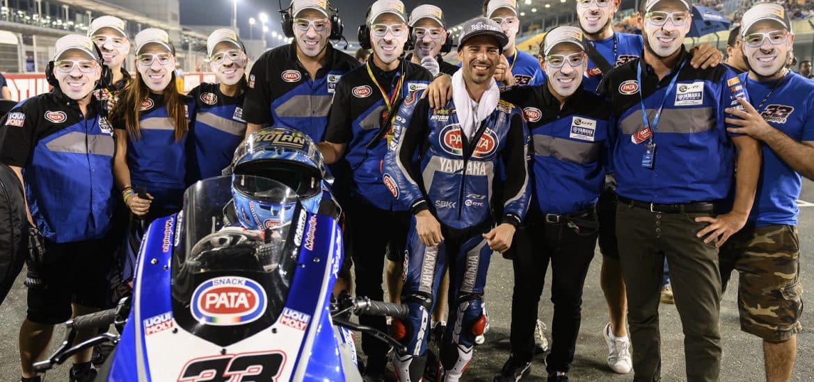 Voor veel teammanagers was één Marco Melandri meer dan voldoende, hij is namelijk niet de gemakkelijkste, maar het GRT Yamaha WorldSBK had daar kijkend naar de maskers geen last van. Foto: 2Snap