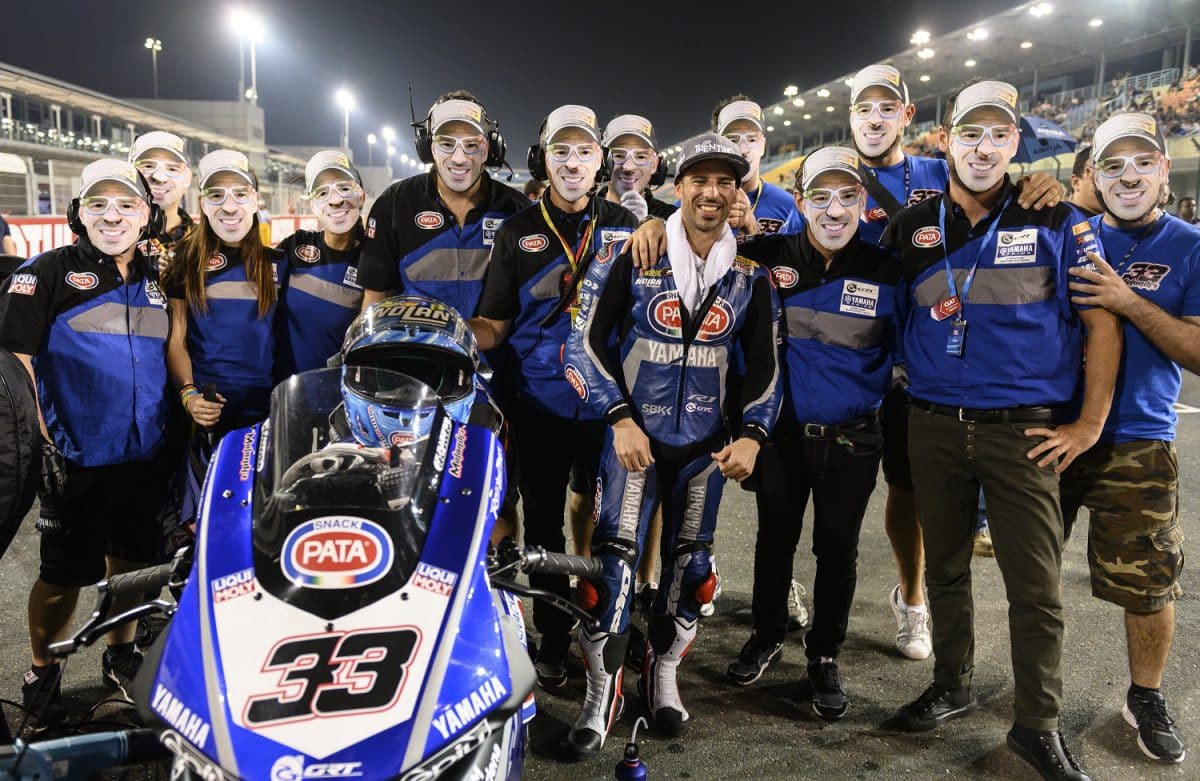 Voor veel teammanagers was één Marco Melandri meer dan voldoende, hij is namelijk niet de gemakkelijkste, maar het GRT Yamaha WorldSBK had daar kijkend naar de maskers geen last van. Foto: 2Snap
