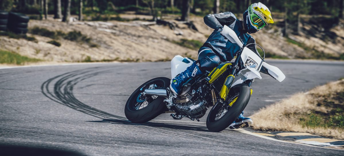 701 SUPERMOTO 2020 (3)