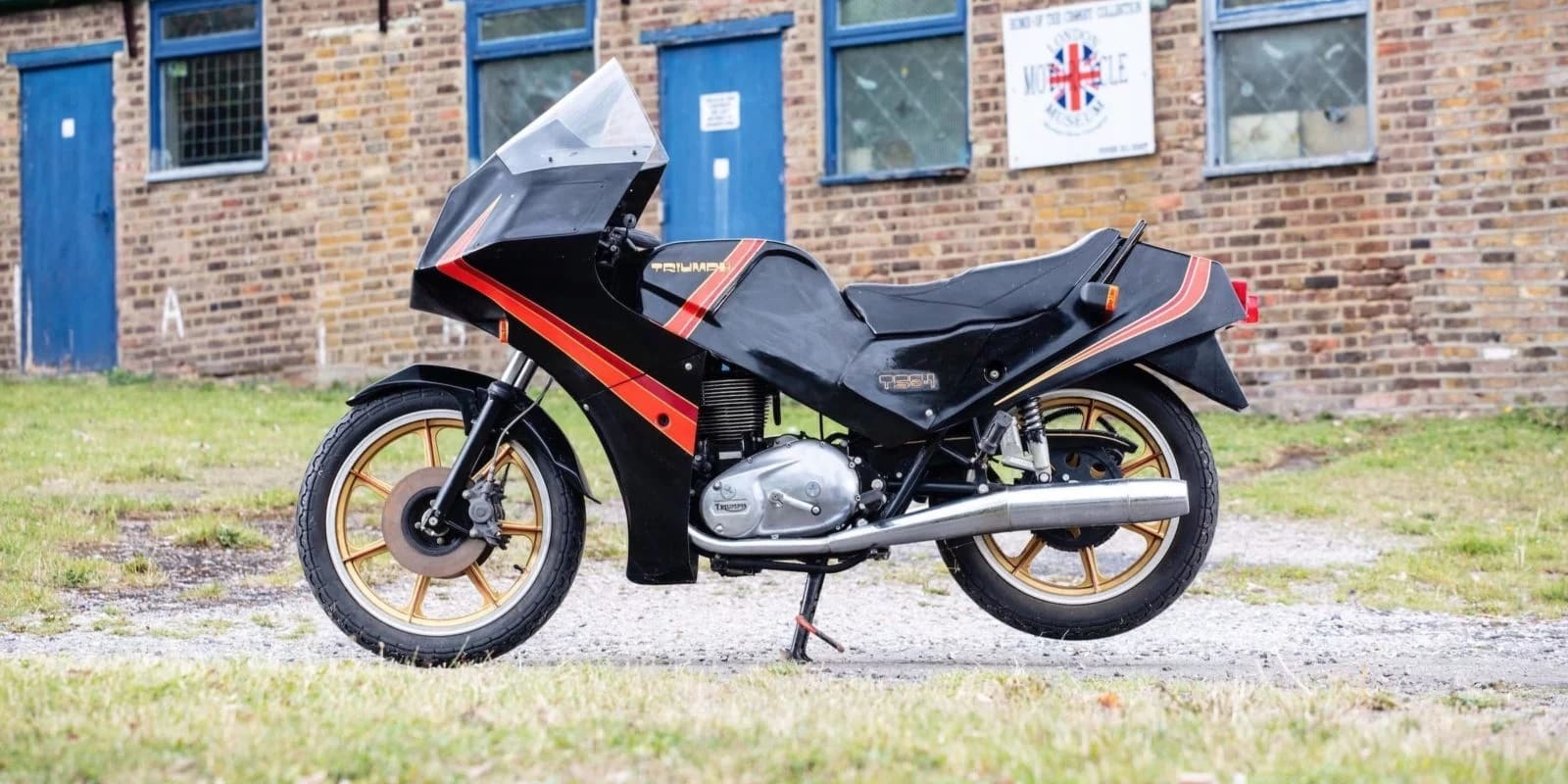 Prototype Triumph TS8-1