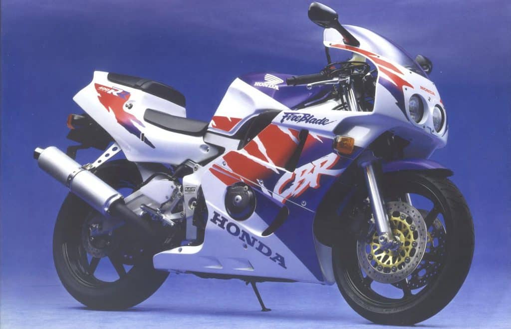 Honda CBR400RR NC29
