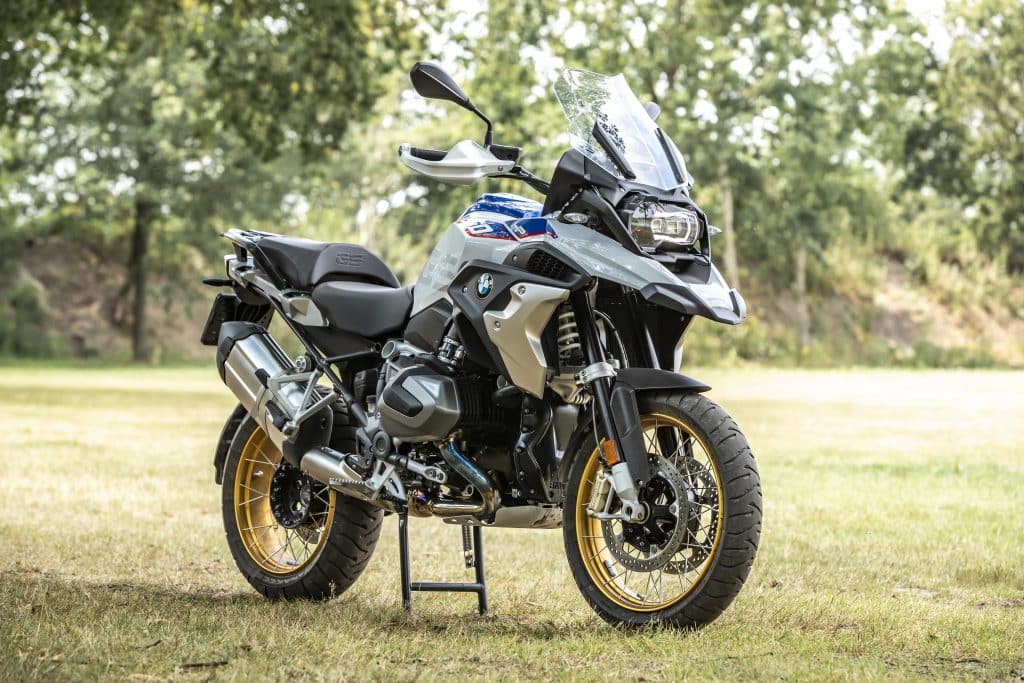 Vergelijk offroad BMW R1250GS HP en Triumph Scrambler 1200 XE