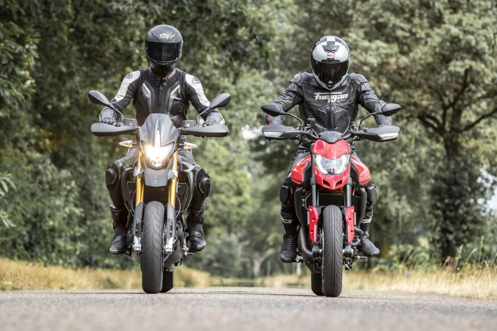 Vergelijk Aprilia Dorsoduro 900 vs Ducati Hypermotard 950