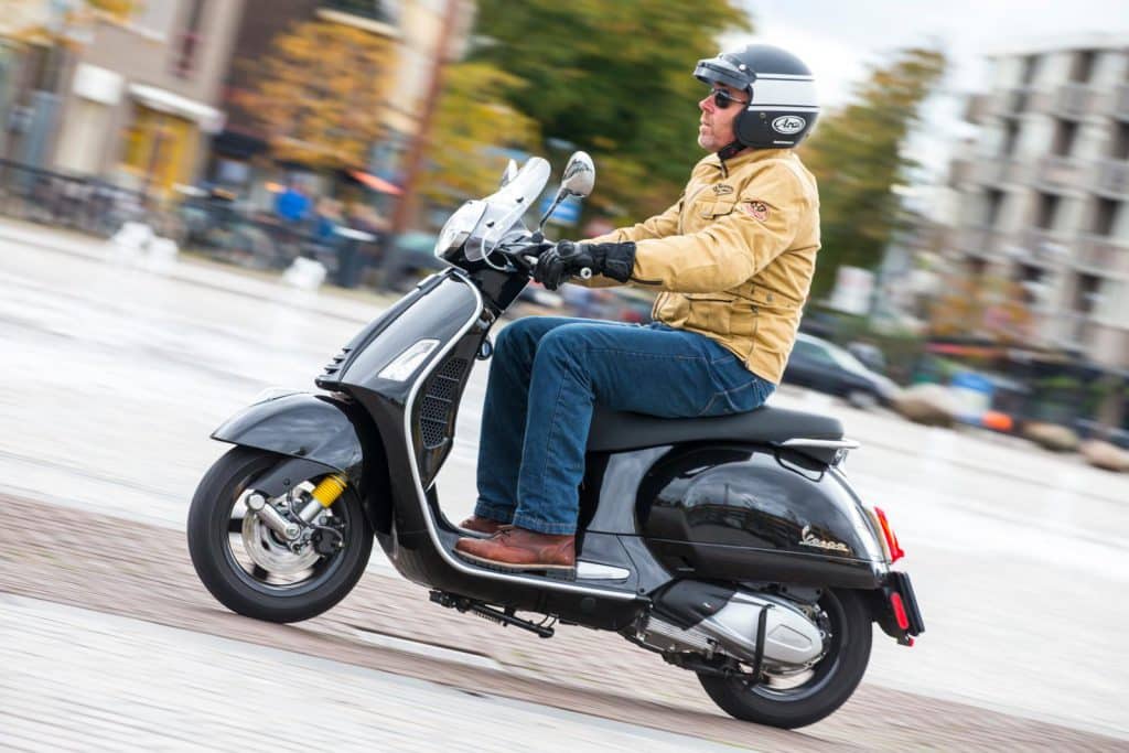 Vespa 300 GTS Test