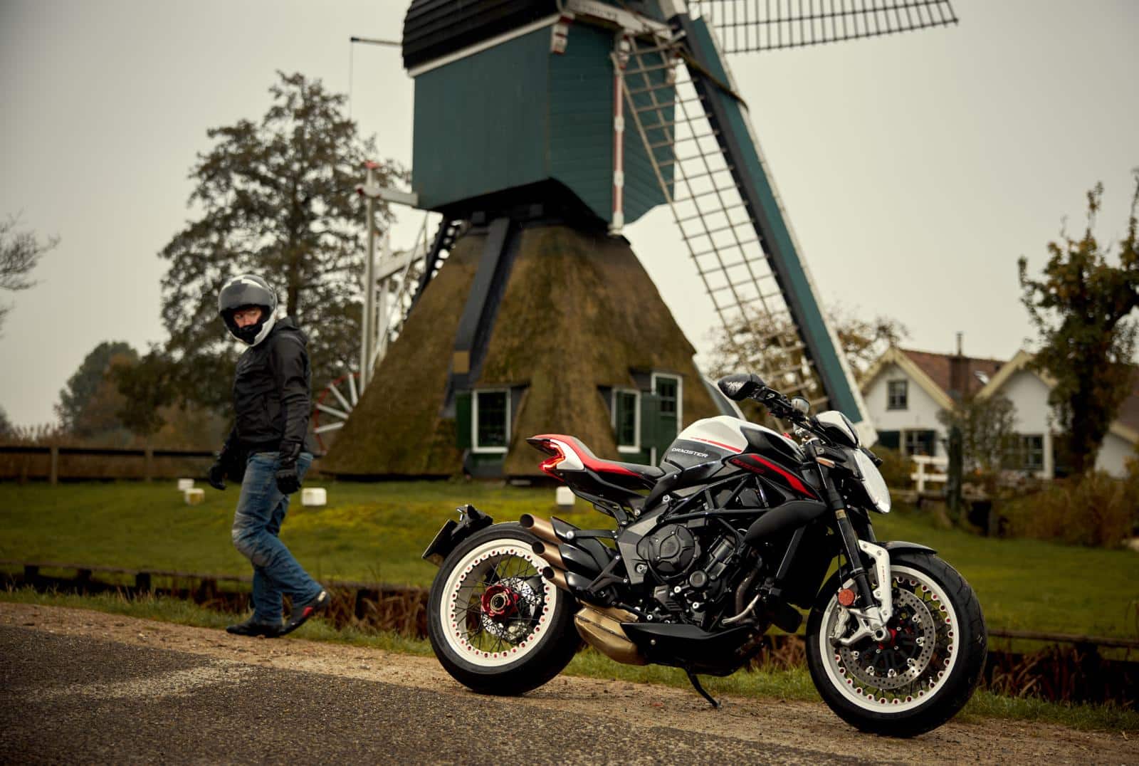 MV Agusta Dragster 800RR