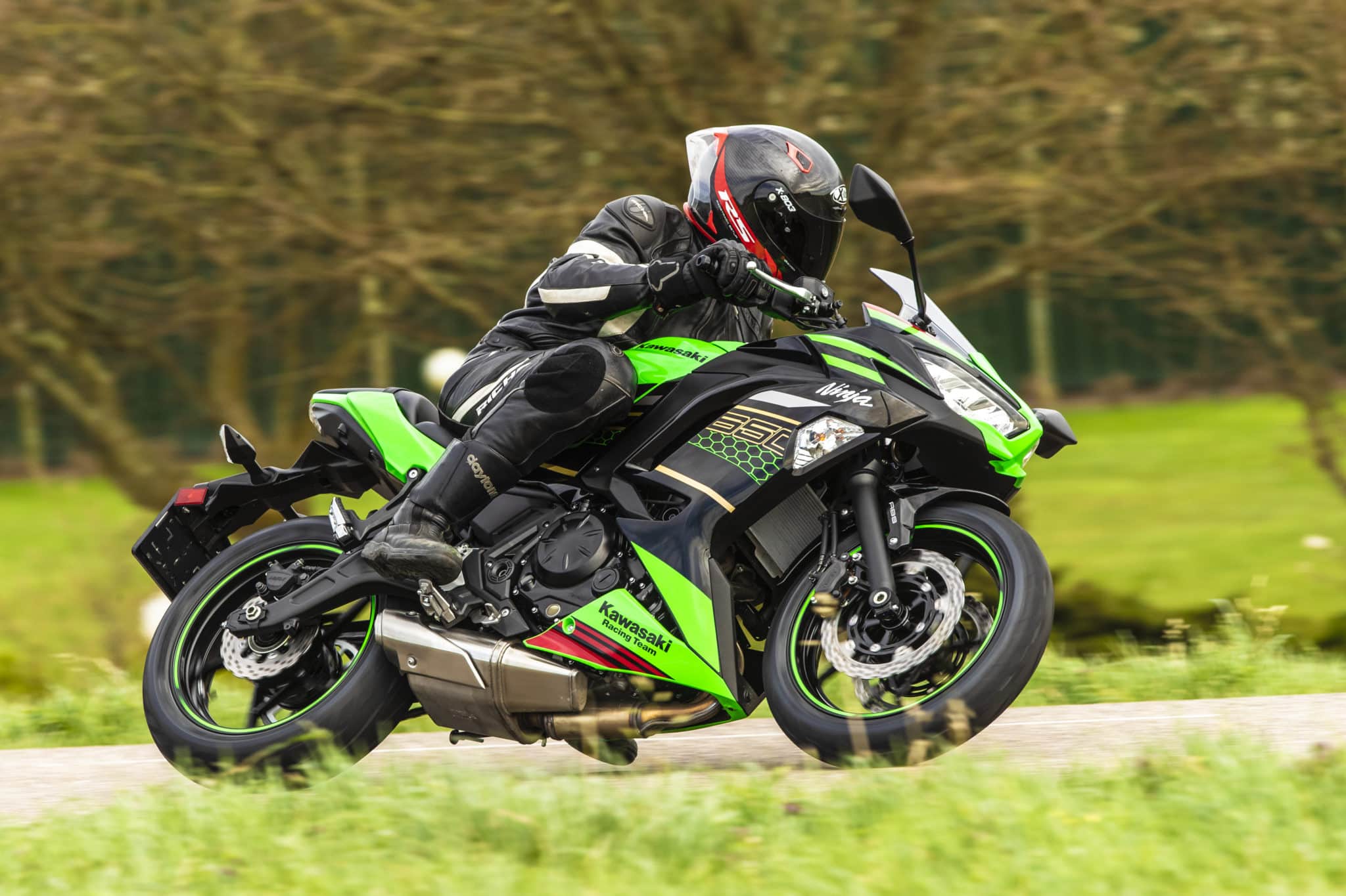 Kawasaki Ninja 650 - Eerste test - Motor.NL