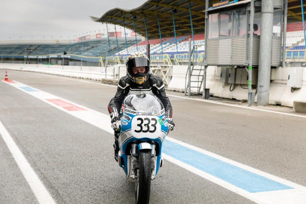 Suzuki TR750 Pitlane