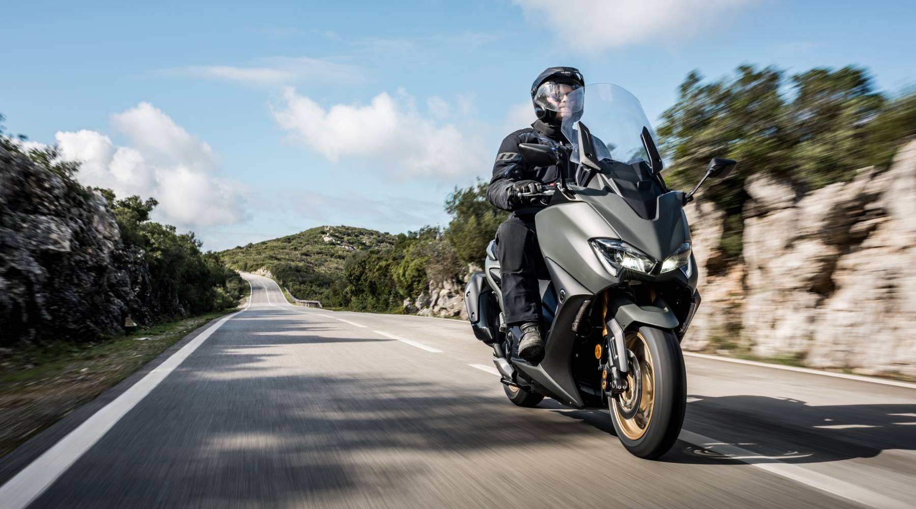 off-road-yamaha-tmax