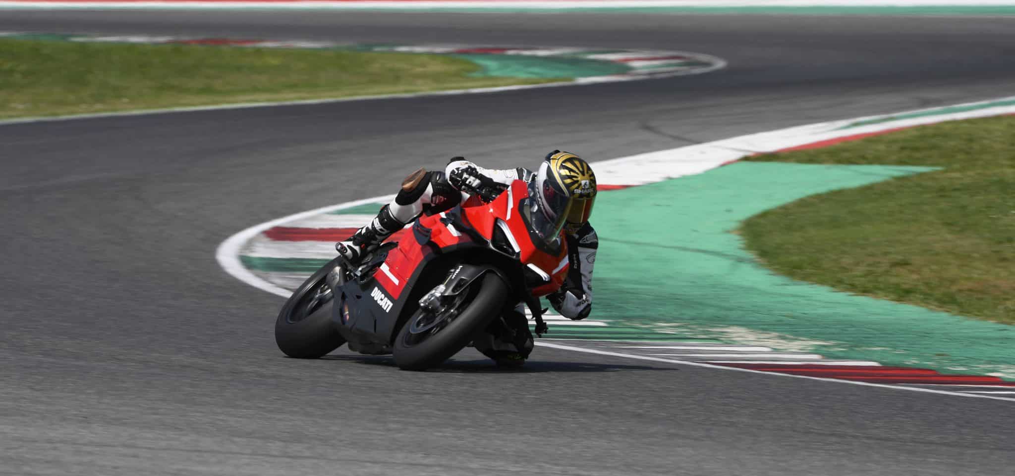 Ducati Superleggera V4 MotorNL