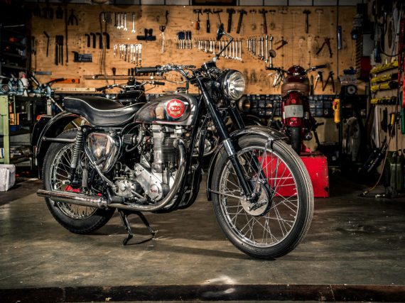 BSA Gold Star BB34 GS (1953) – Mijlpaal