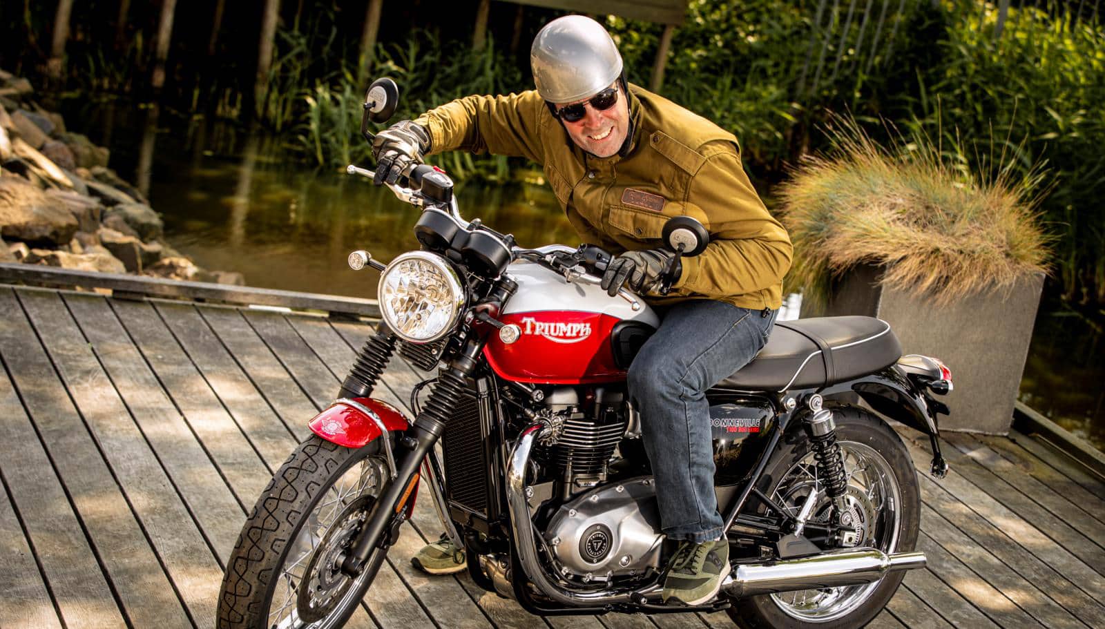 Triumph Bonneville Bud Ekins T100