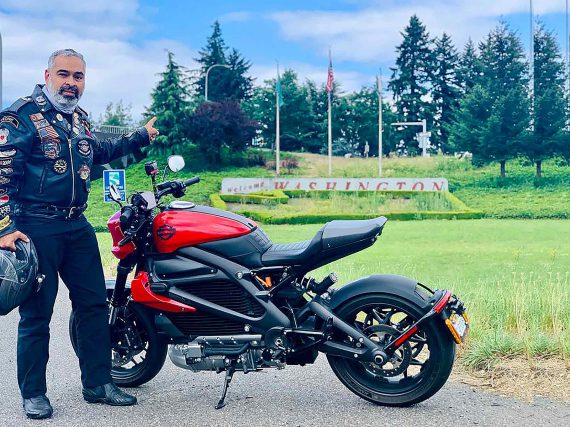 Met de Harley LiveWire van border to border