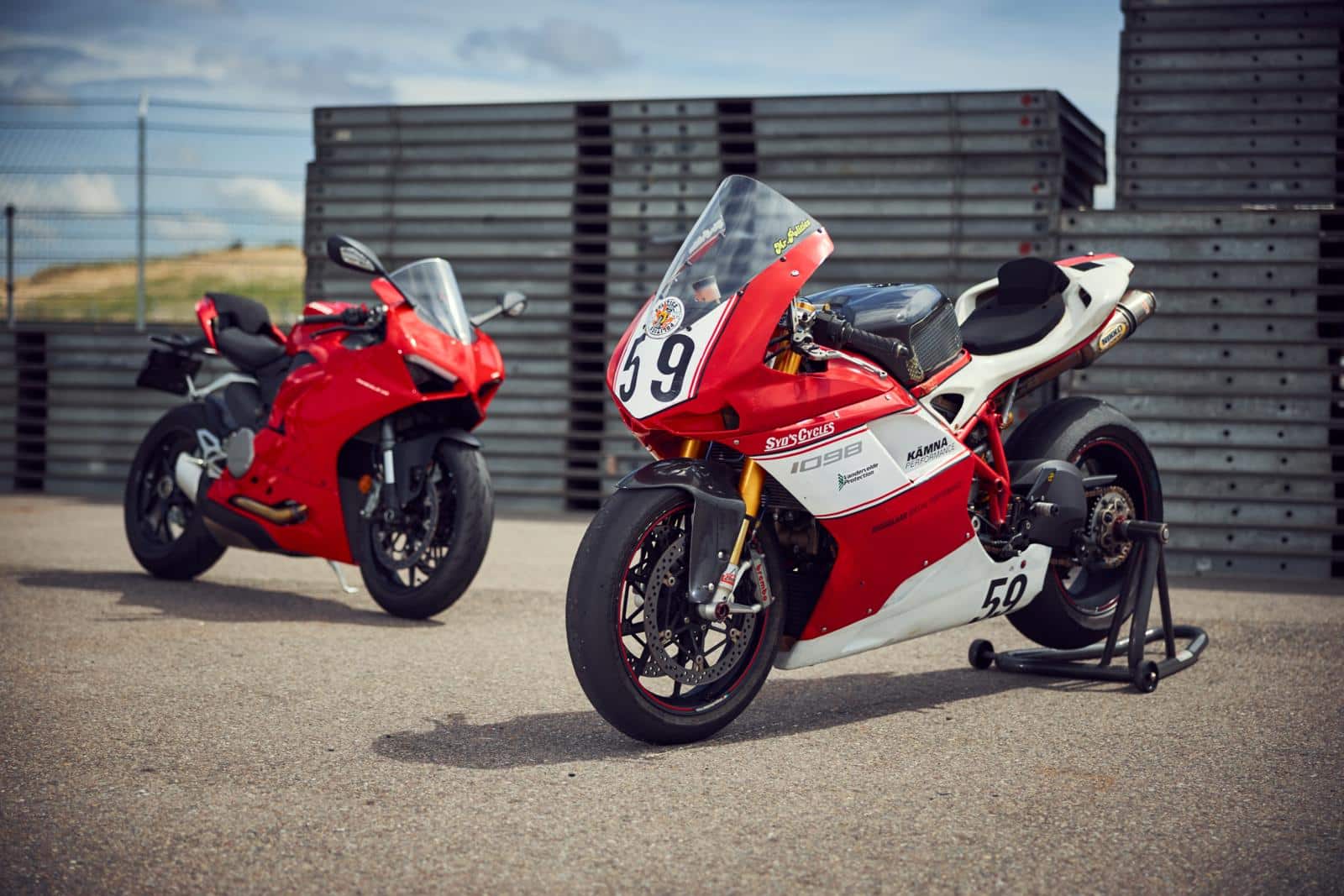 Ducati 1098 vs. Ducati Panigale V2