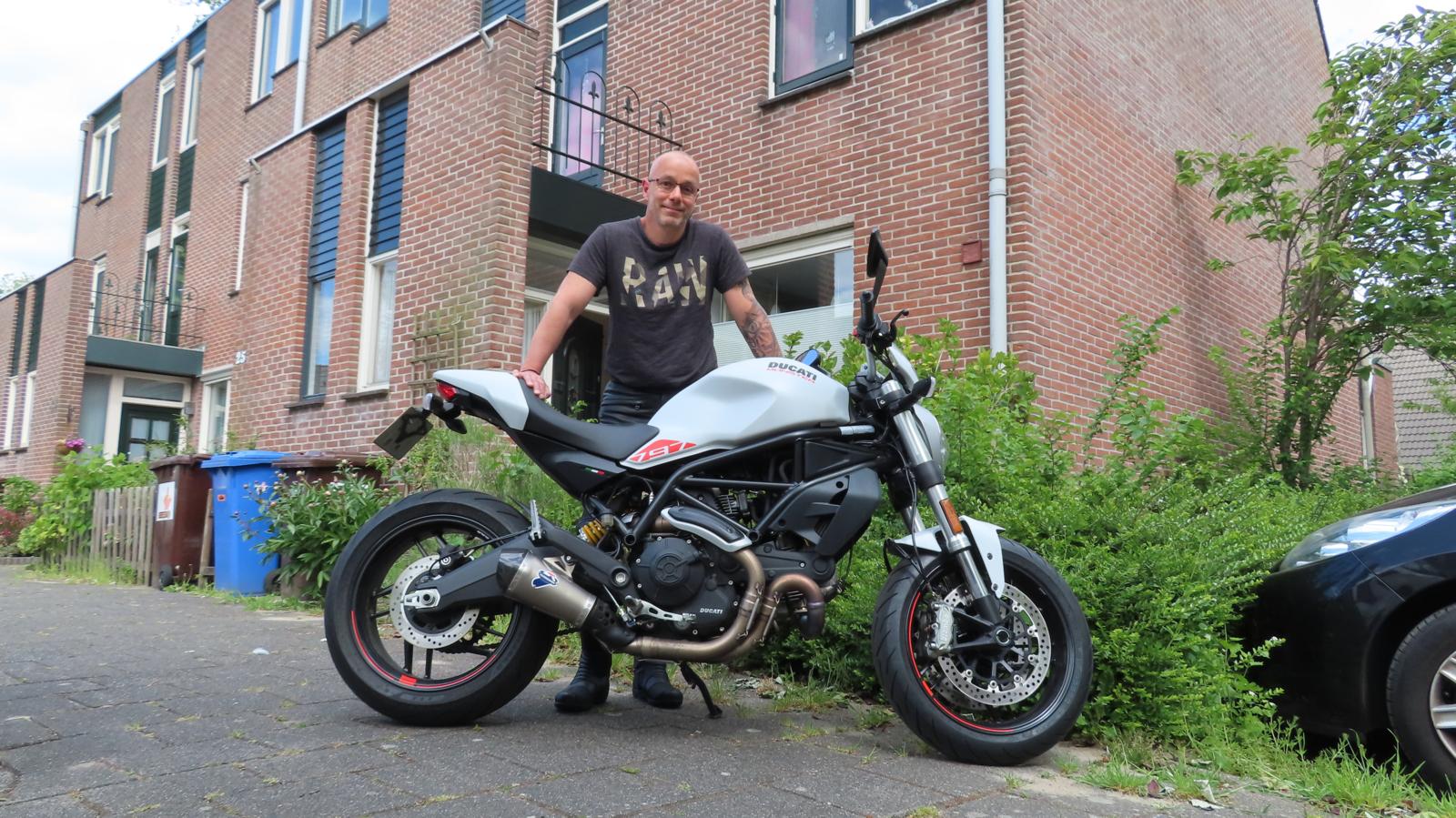 De Ducati Monster 797 van Rick Geurtsen uit Alphen aan de Rijn