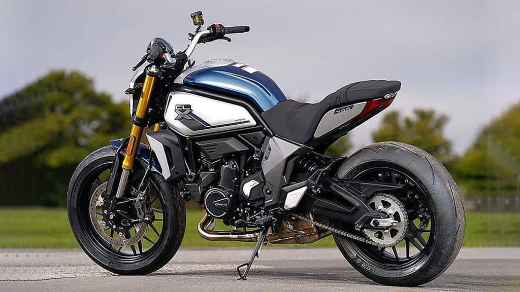 cfmoto-deelt-beelden-van-kant-en-klare-clx-700