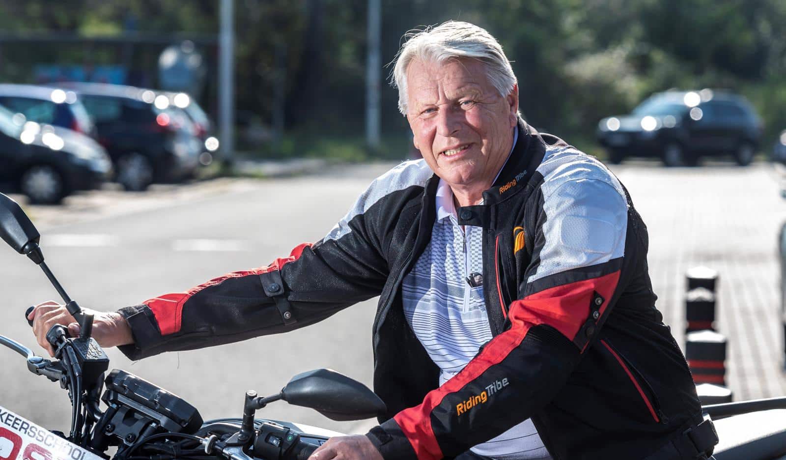 Hank Buyck haalde als 76-jarige zijn motorrijbewijs