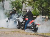 Dubbeltest Harley-Davidson FXDR 114 vs. Triumph Rocket 3R: Straatracers