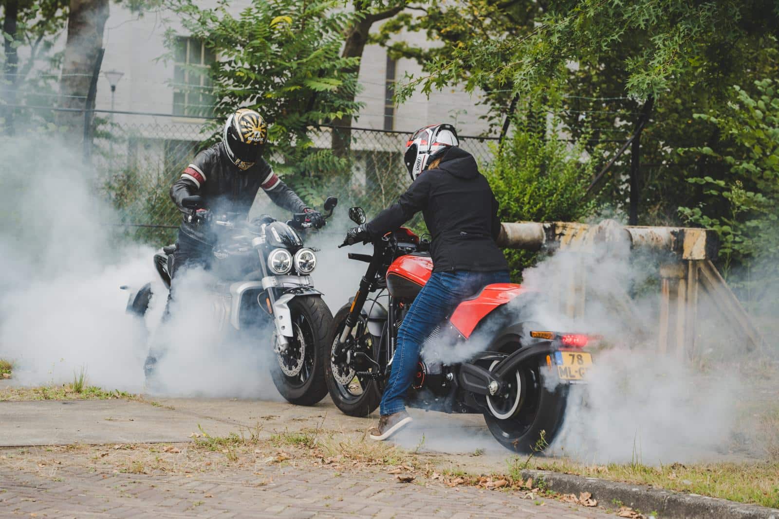 Dubbeltest Harley-Davidson FXDR 114 vs. Triumph Rocket 3R