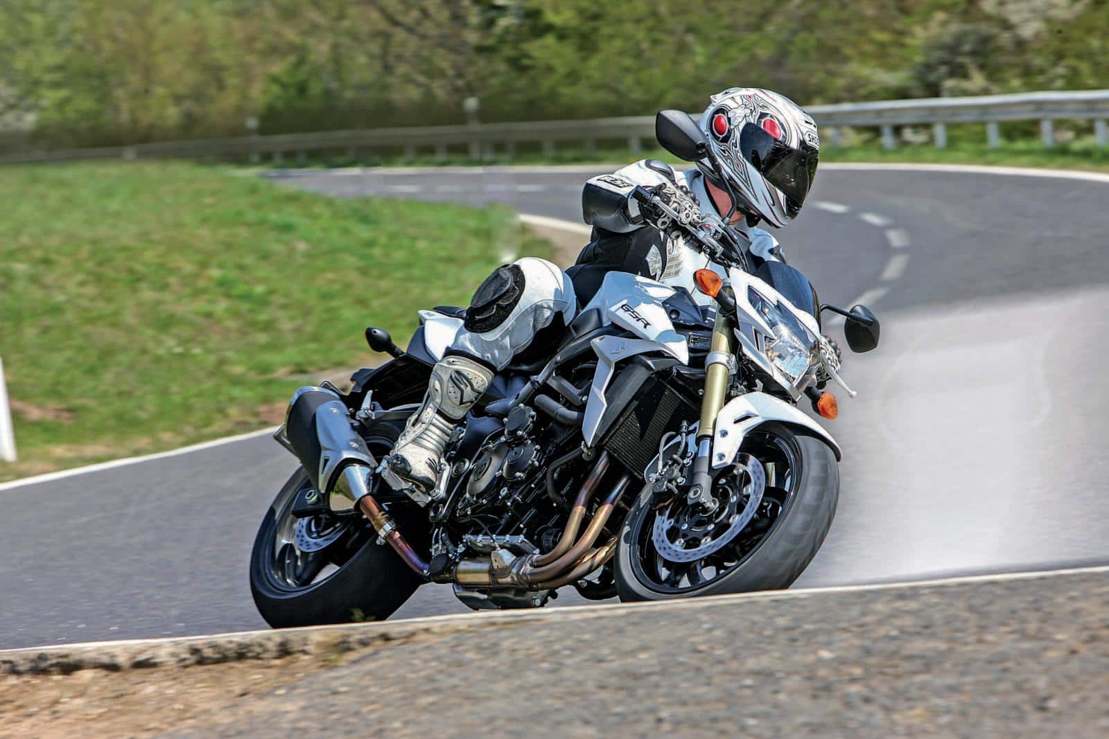 Suzuki GSR750