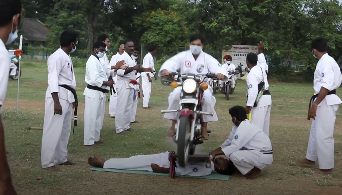 Karate motor