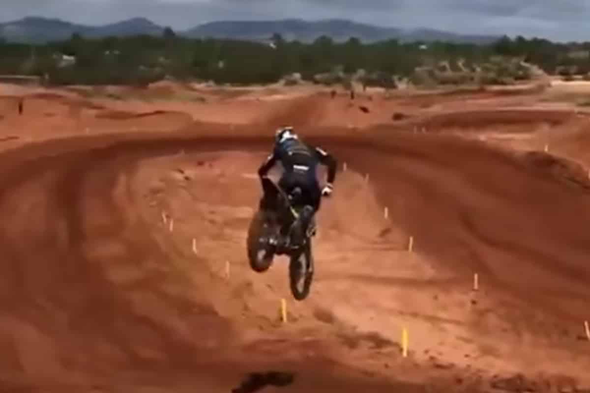 motorcrossers