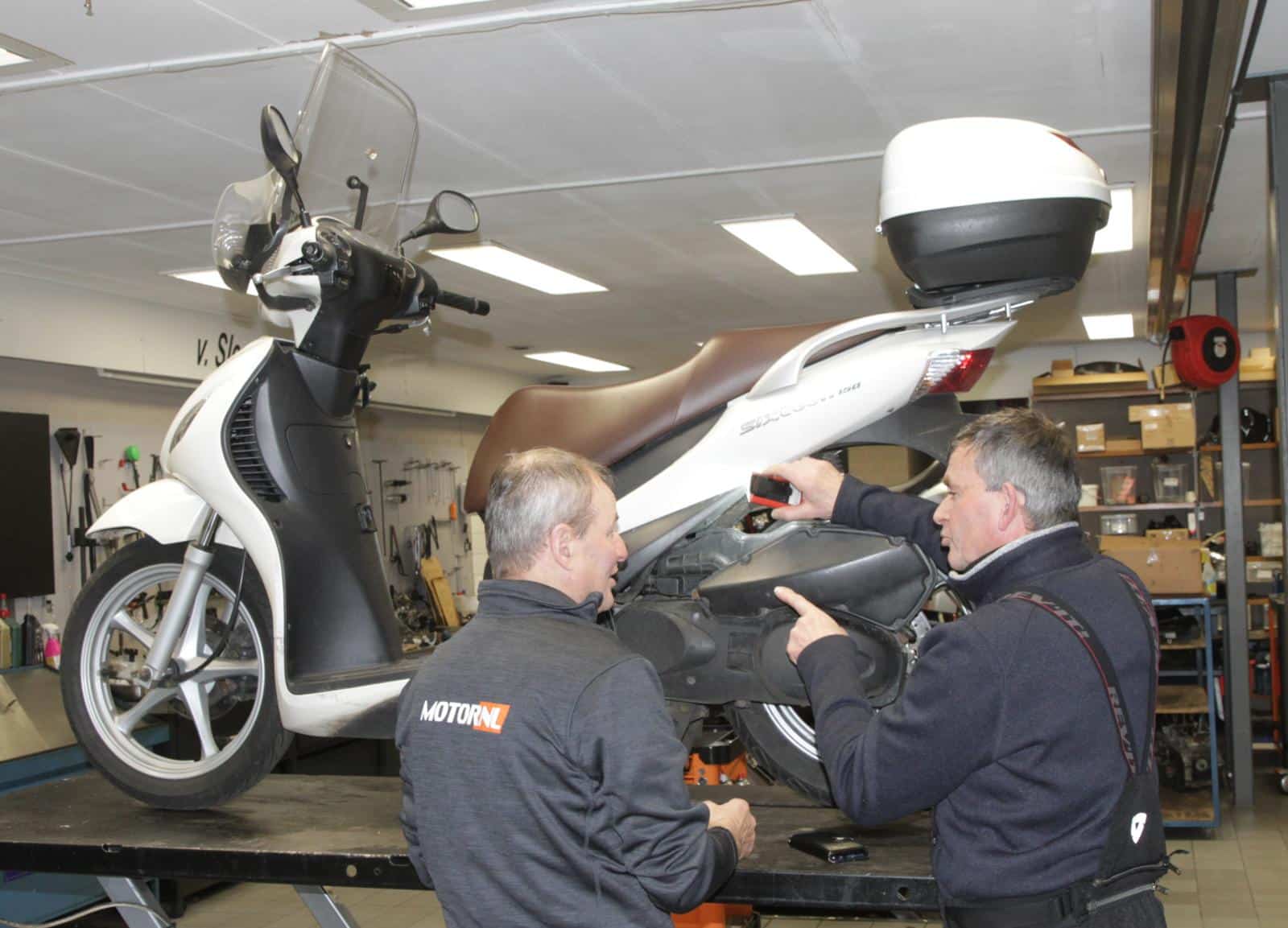 Suzuki UX150 Sixteen