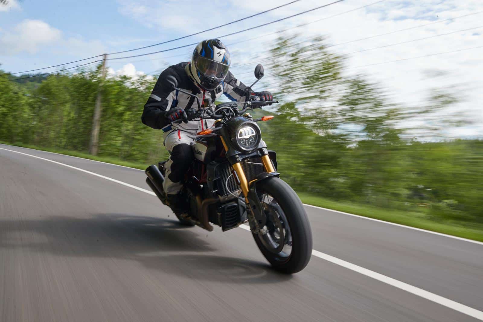 2022 Indian FTR R Carbon