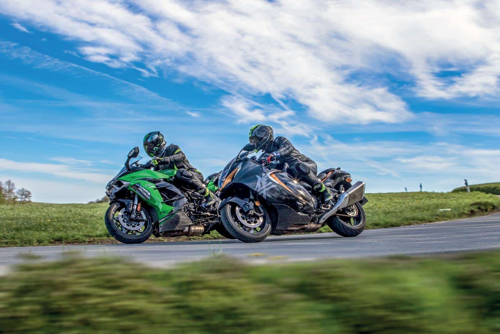 Suzuki GSX-1300R Hayabusa vs. Kawasaki H2 SX SE+