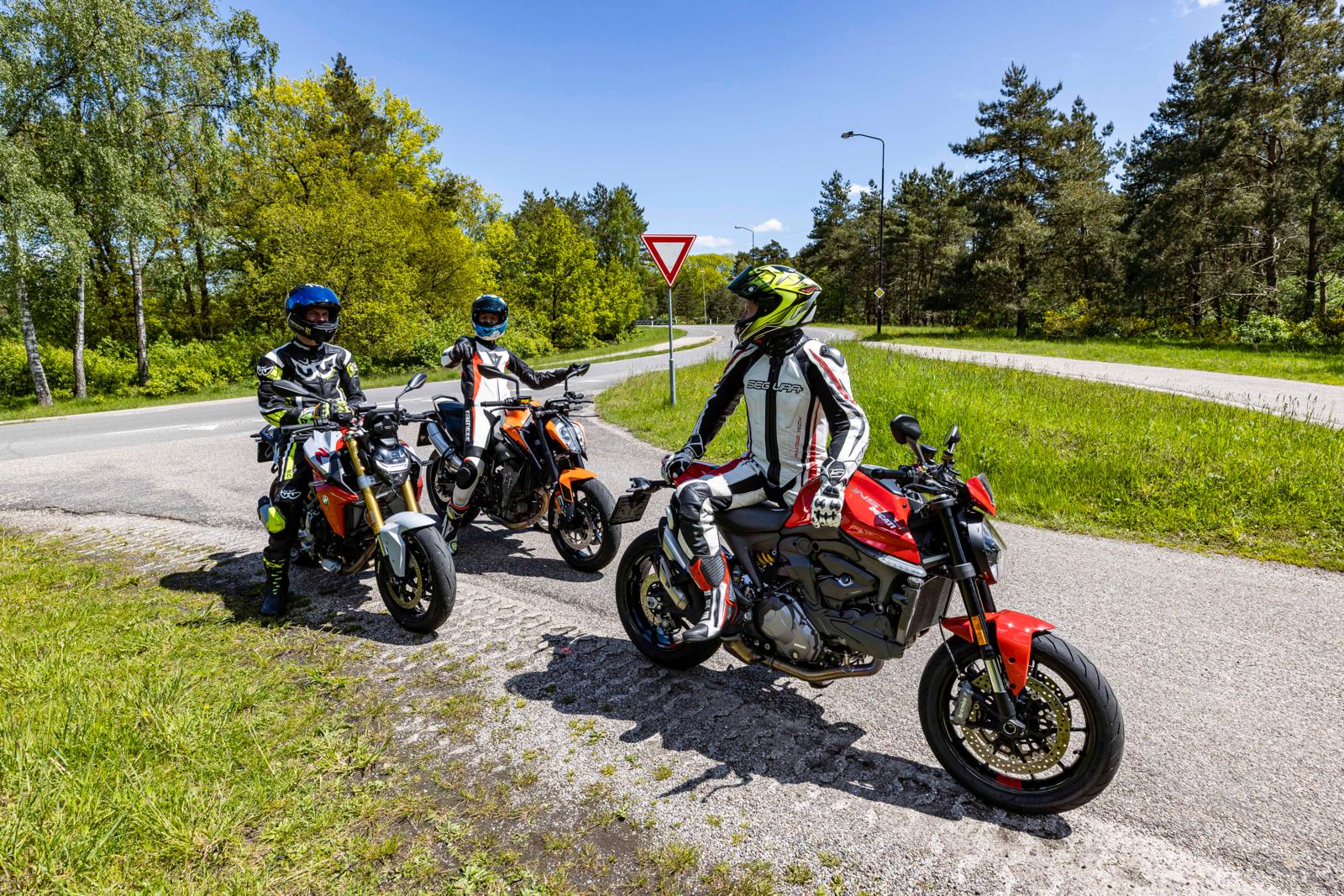 BMW F 900 R vs. Ducati Monster + vs. KTM 890 Duke