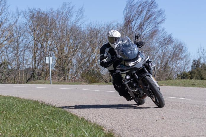 Test 2022 CFMOTO 800MT