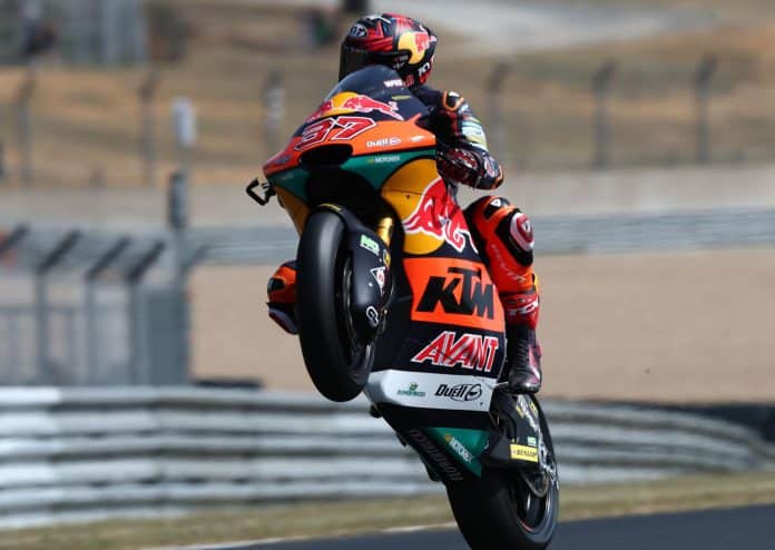 Eerste zege van Augusto Fernandez in dienst van het Red Bull KTM Ajo-team.