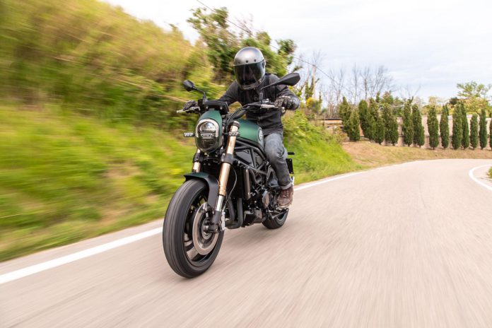 2022 Benelli Leoncino 800