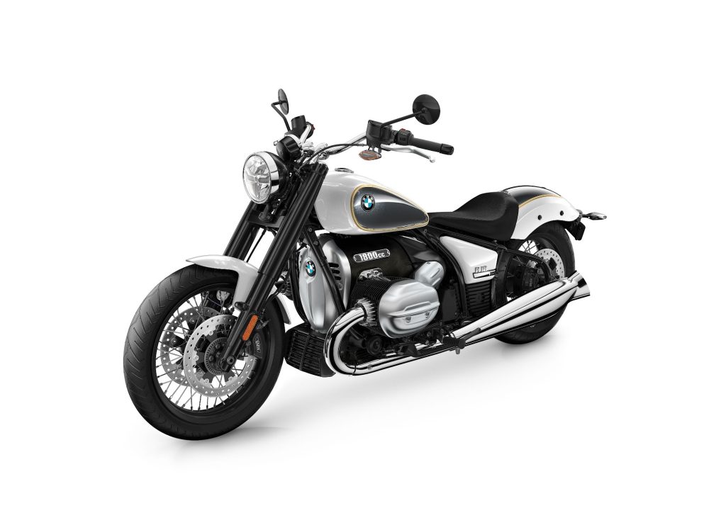 BMW R 18 Mineral white metallic/Meteoric Dust Gold