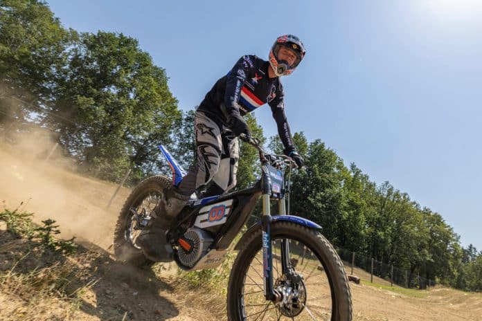 BMW GS Trophy 2022: Een trialclinic met 40 graden!