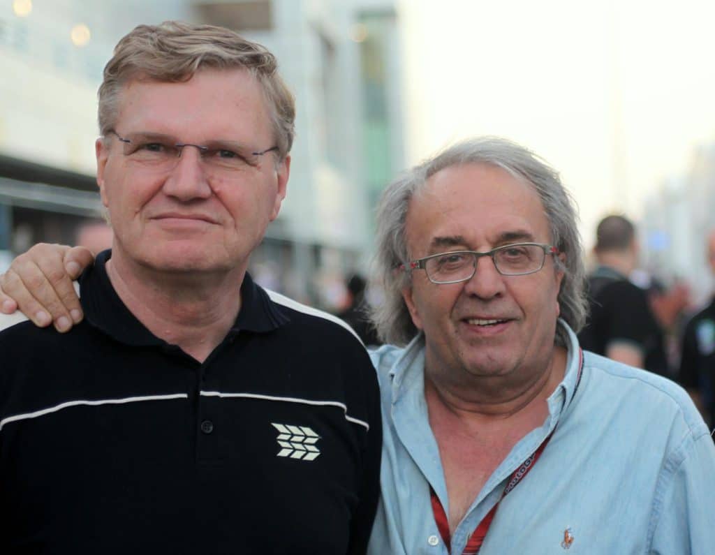 Jan Witteveen (links) met Carlo Pernat (rechts) zorgden ervoor dat Aprilia kon concurreren met de Japanse fabrikanten.