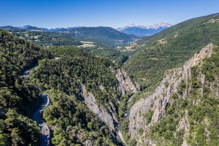 Slingeren boven de kloof van Le Drac