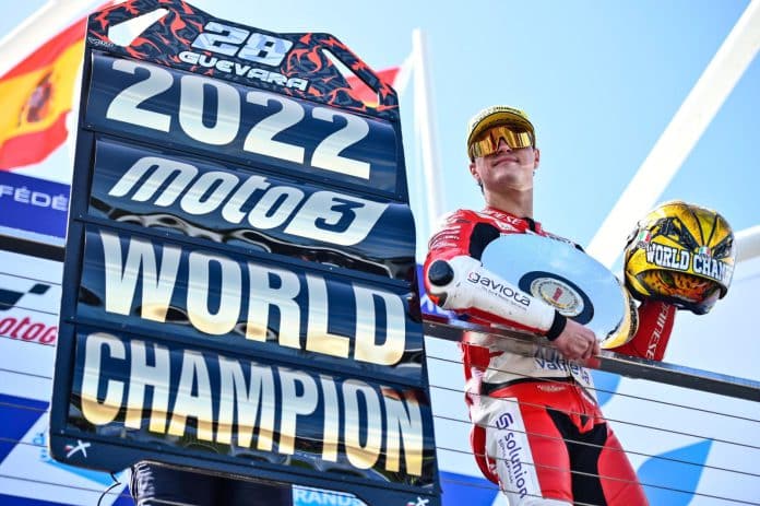 Izan Guevara mag zich Moto3-wereldkampioen 2022 noemen.
