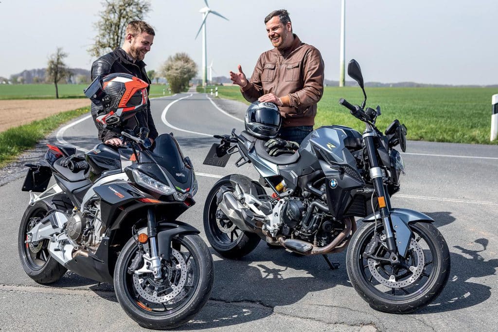 Dubbeltest Aprilia Tuono 660 Factory vs. BMW F 900 R
