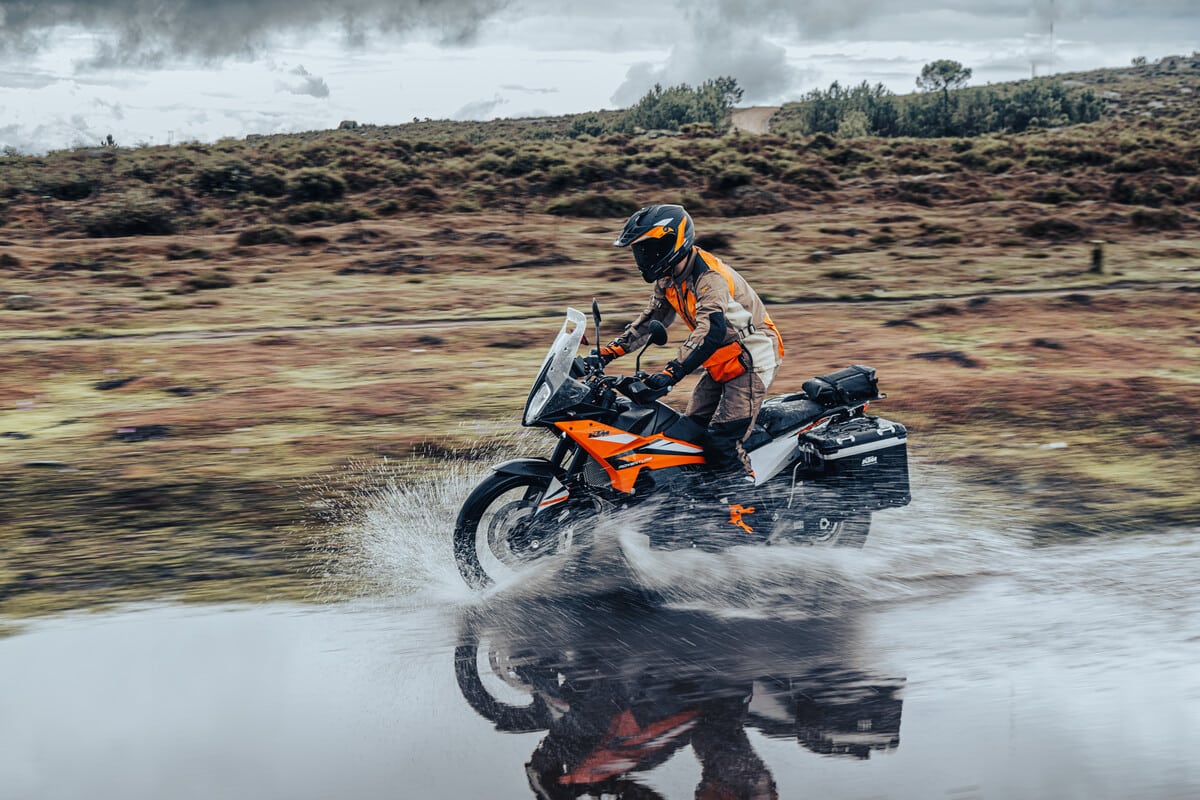 KTM 890 Adventure 2023: KTM flytter grensene for eventyrmotorsykler