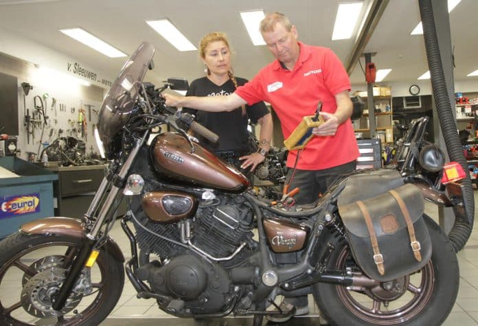 Yamaha XV750 Virago
