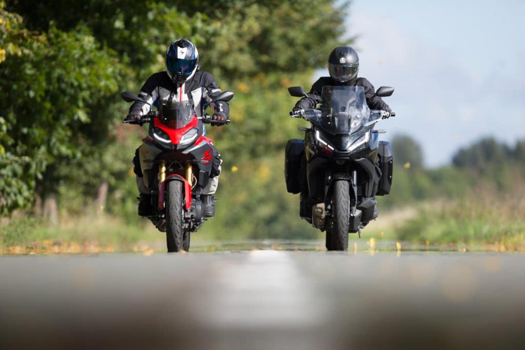 BMW F 900 XR vs. Honda NT1100 DCT