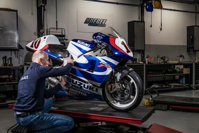 Suzuki RGV500 XR89