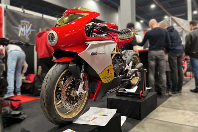 MV Agusta Superveloce EAU ROUGE 1974 Edition 2