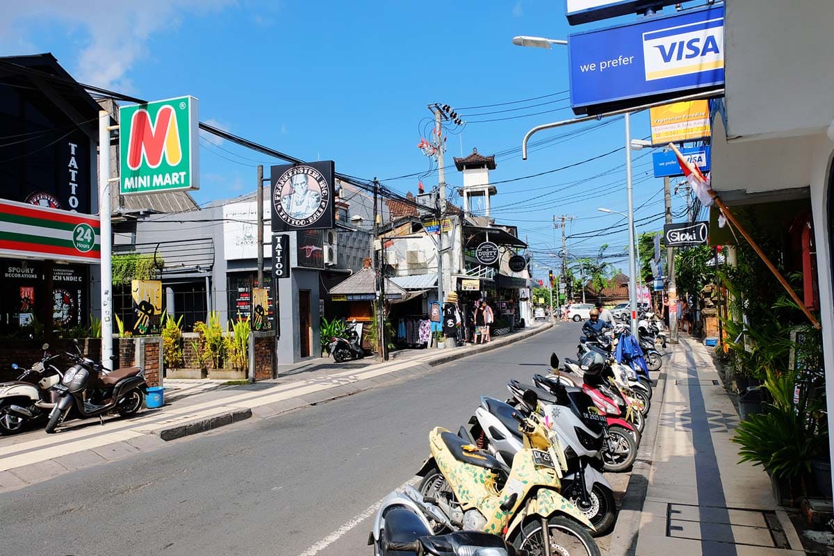 Mengendarai sepeda motor dilarang bagi turis asing di Bali