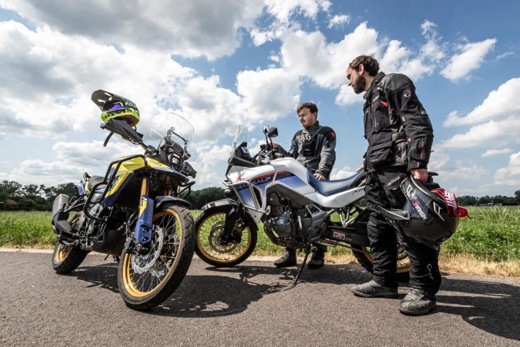 Dubbeltest Honda XL750 Transalp vs. Suzuki V-Strom 800DE.